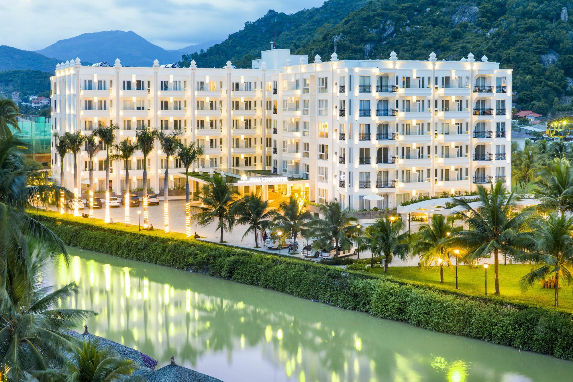 Cham Oasis Nha Trang Resort Condotel Extérieur photo